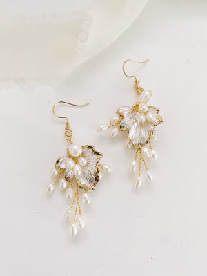 Storie freshwater pearl drop earrings